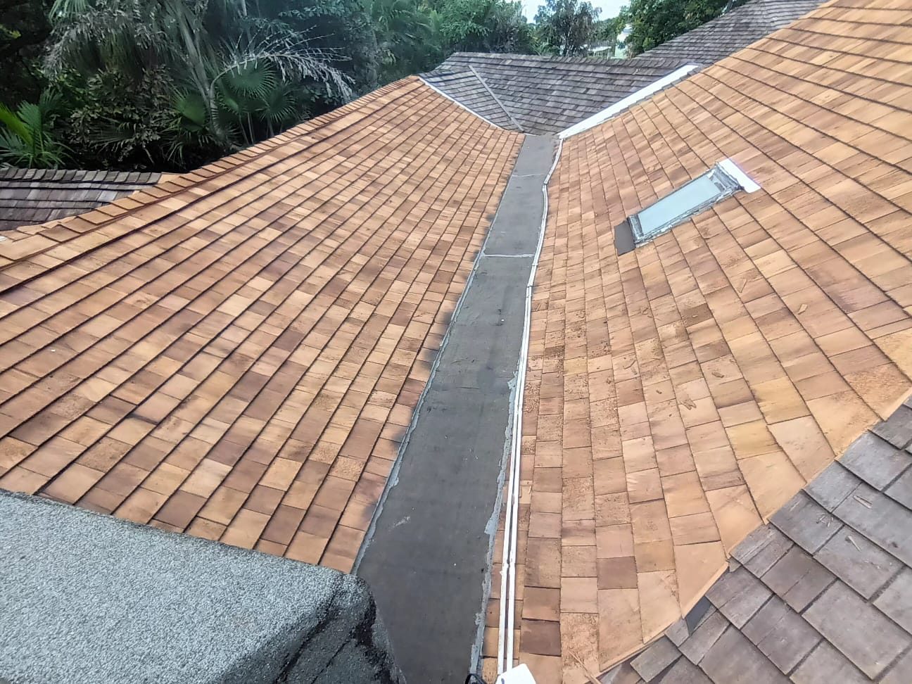 Wood Shingle roof by DaSilva Construction, Jamaica